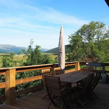 Holiday home Maison Spacieuse A Avec Vue Montagne La Llagonne