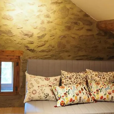 Maison Spacieuse A Avec Vue Montagne بيت للعطل La Llagonne