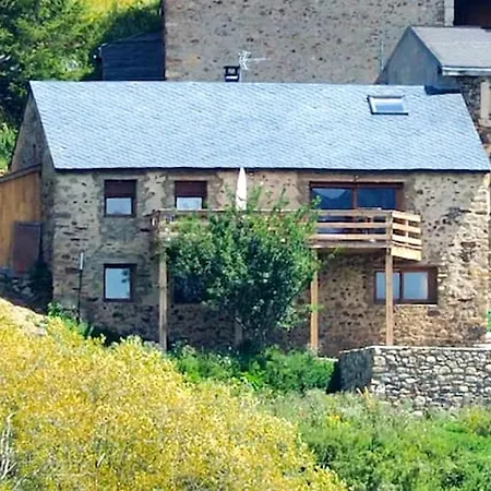 Maison Spacieuse A Avec Vue Montagne Holiday home La Llagonne
