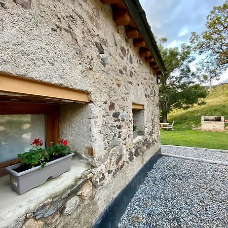 Semesterbostad Maison Spacieuse A Avec Vue Montagne La Llagonne