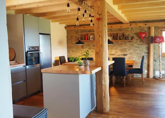 Maison Spacieuse à Avec Vue Montagne *